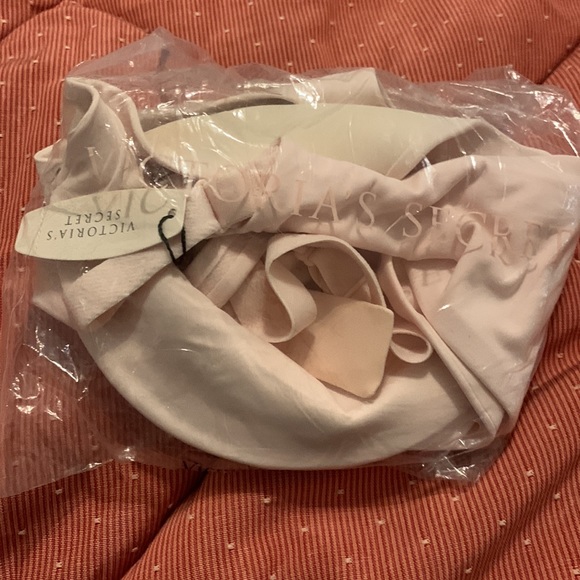 Victoria’s Secret NWT IPEX Full coverage bra - Picture 4 of 4